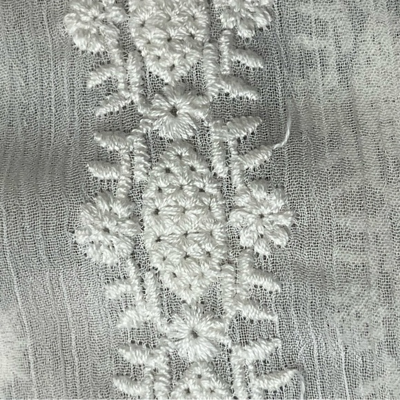 Olive + Oak Sheer White Embroidered Blouse Women’s XS Romantic Boho Chic - Picture 9 of 11